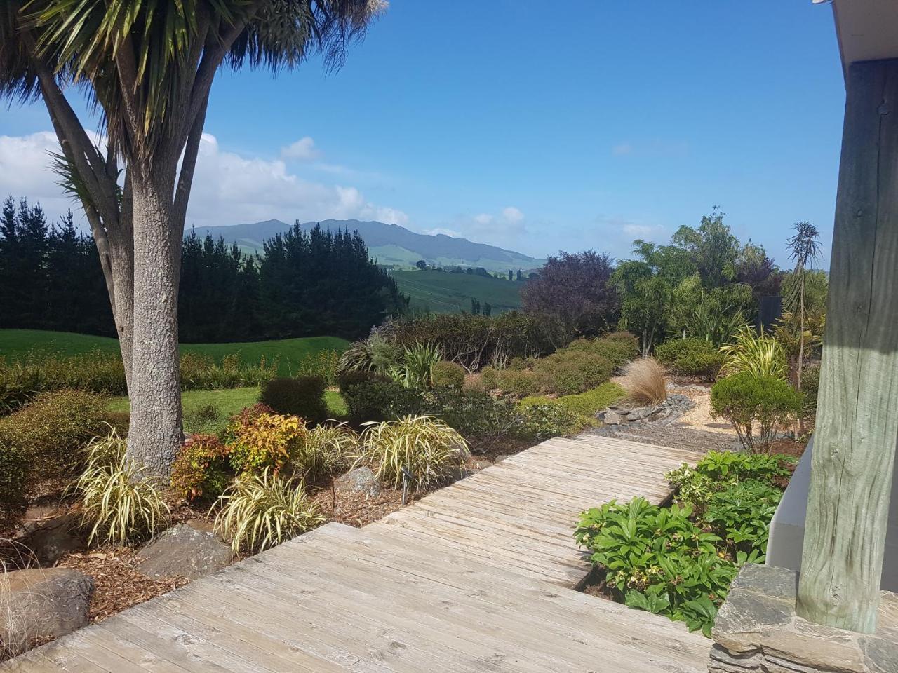 Above The River Karapiro Bed & Breakfast Εξωτερικό φωτογραφία