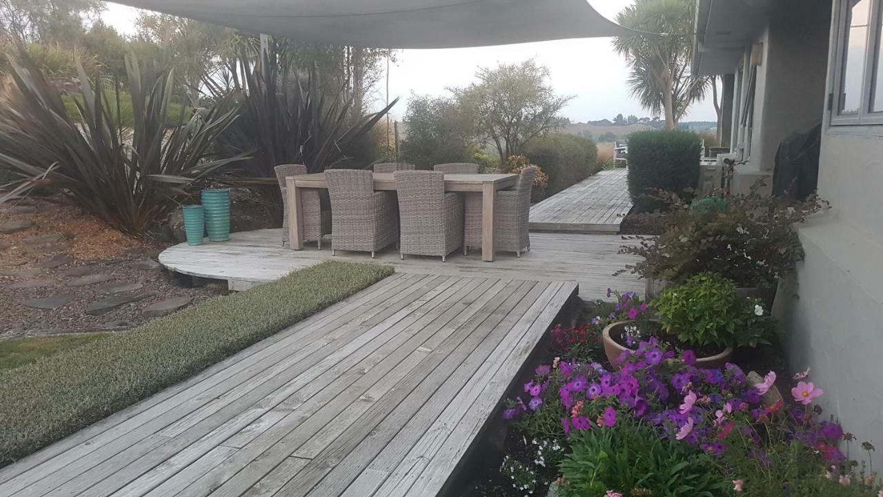 Above The River Karapiro Bed & Breakfast Εξωτερικό φωτογραφία